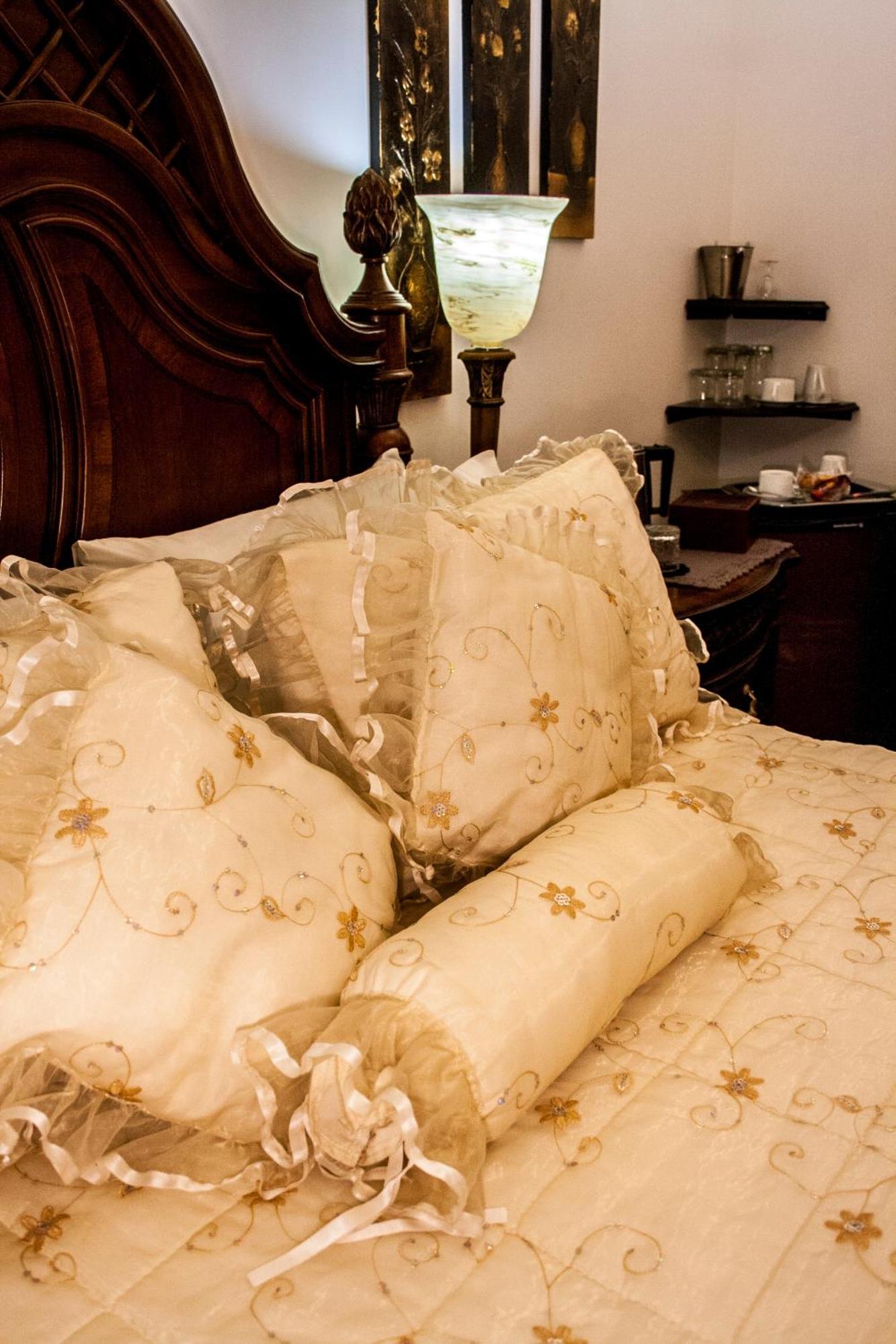 Aristo Manor Hotel Ричардс Бей Екстериор снимка